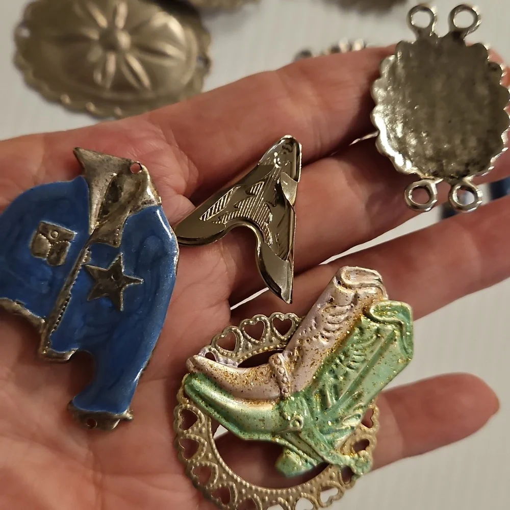 Lots of Western themed crafting brads charms and More silver blue gold - Picture 3 of 14